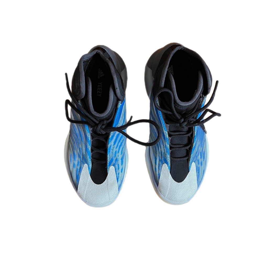 SOLD | adidas Yeezy QNTM